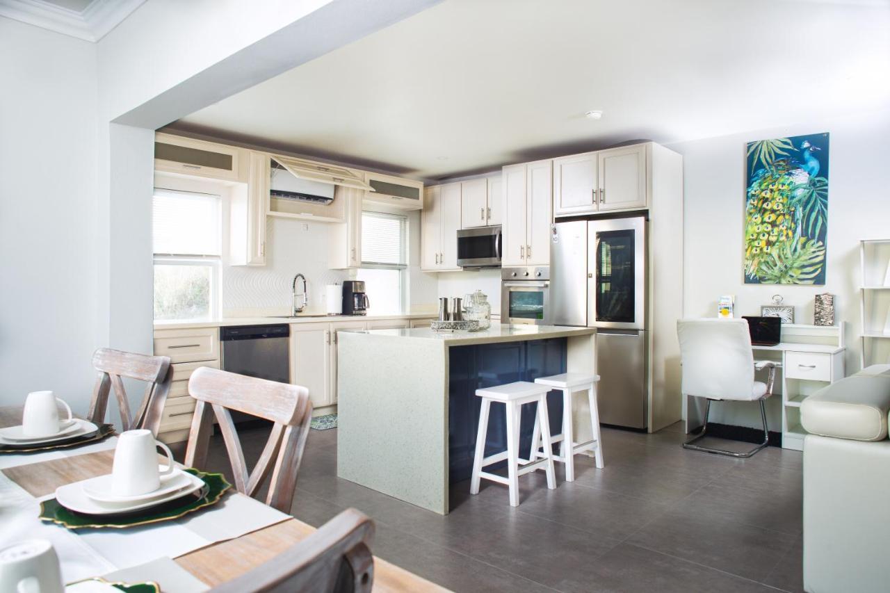 La Vue De Basseterre Apartments - Luxury In Bird Rock 외부 사진